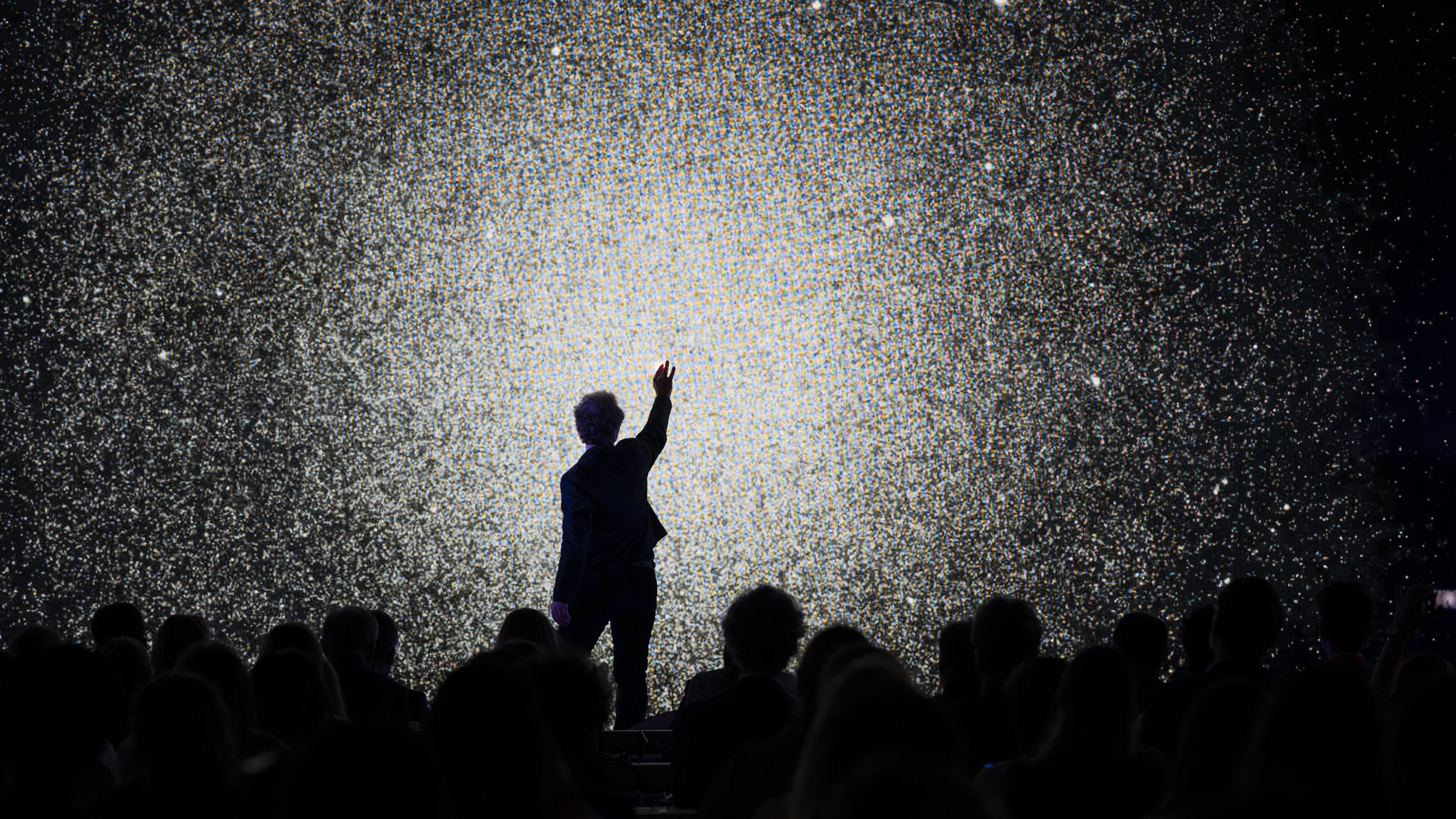 Romain Lalire — performer sur scène